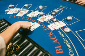 Tampilan live casino dengan dealer nyata di platform alfabet88 memberikan suasana kasino asli